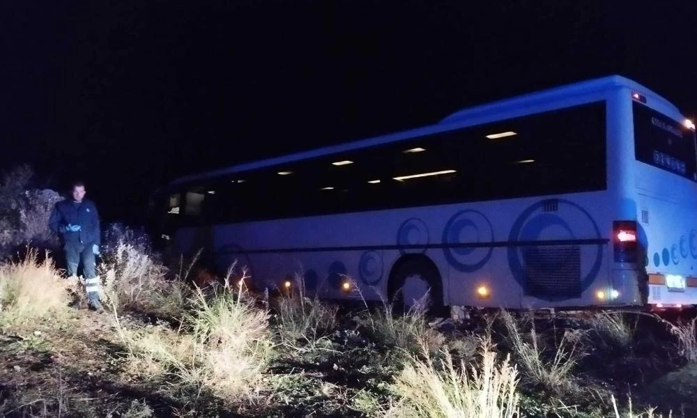 Αρκαδία: Οδηγός λεωφορείου έπαθε ανακοπή – Το όχημα έμεινε στο χείλος του γκρεμού (Βίντεο)